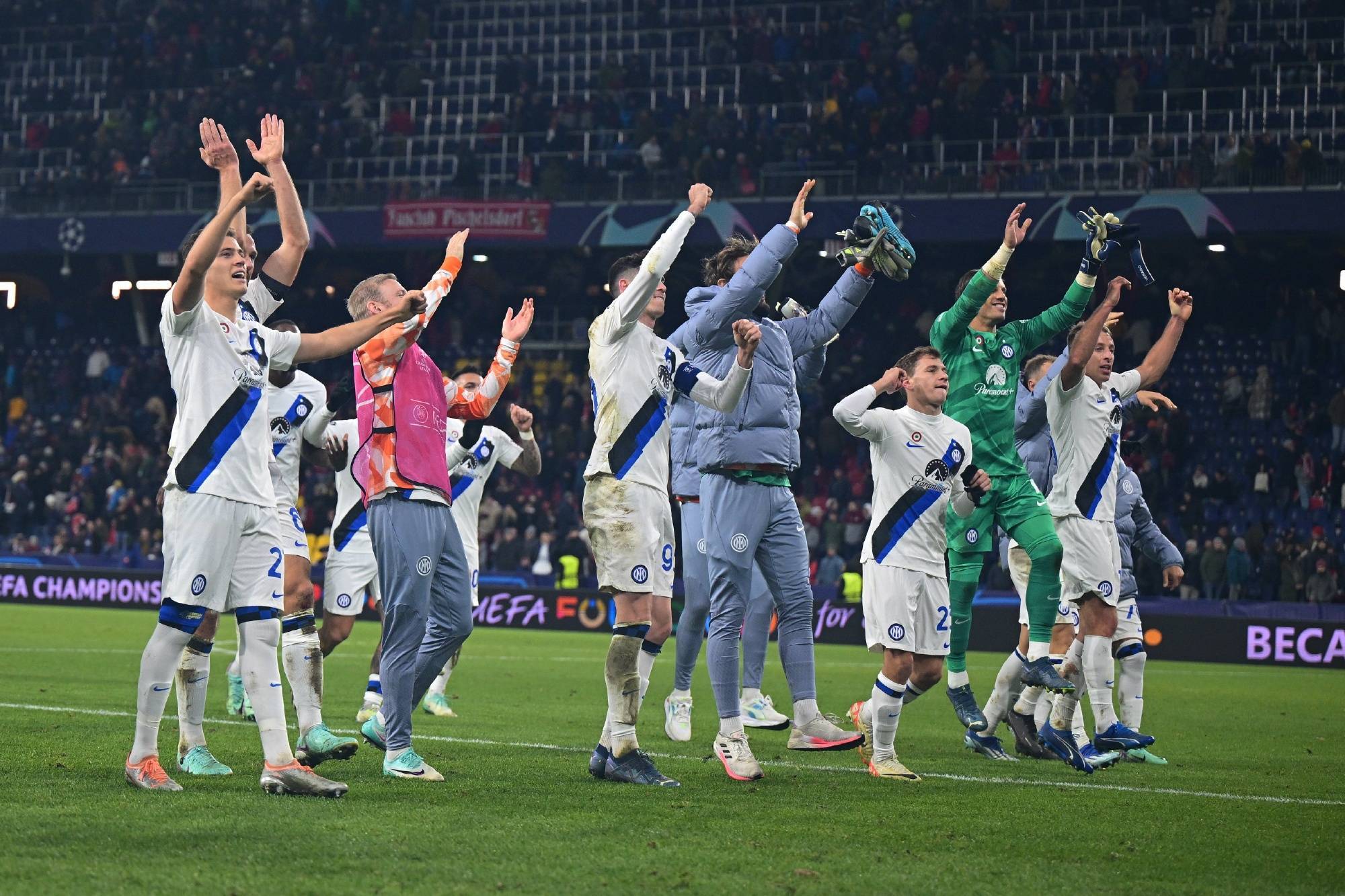 今晨体能课后,瓦伦西亚门线救险备战世俱杯,目标明确,阵容厚度经受考验(瓦伦西亚葡萄牙左边后卫) 今晨体能课后,瓦伦西亚门线救险备战世俱杯,目标明确,阵容厚度经受考验(瓦伦西亚葡萄牙左边后卫)