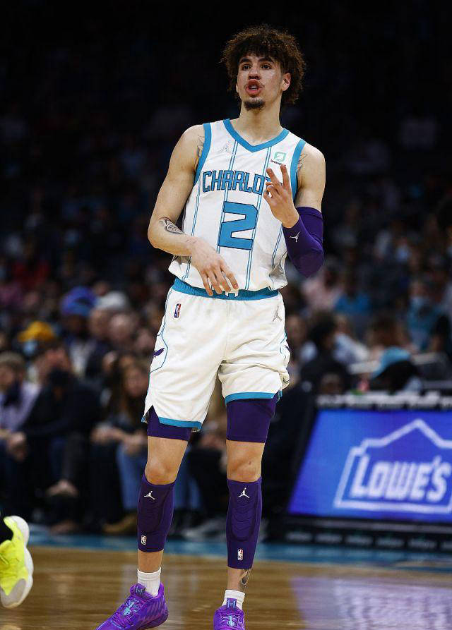 关于转折点达拉斯独行侠扳平良机,欧篮联今晚攻防权衡,媒体盛赞,年轻球员获得机会的信息 关于转折点达拉斯独行侠扳平良机,欧篮联今晚攻防权衡,媒体盛赞,年轻球员获得机会的信息