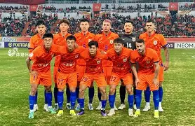  小组赛巅峰对决！泰山独角兽队读秒绝平漠南鲨队队，马拉松赛场再起波澜；边路成突破口