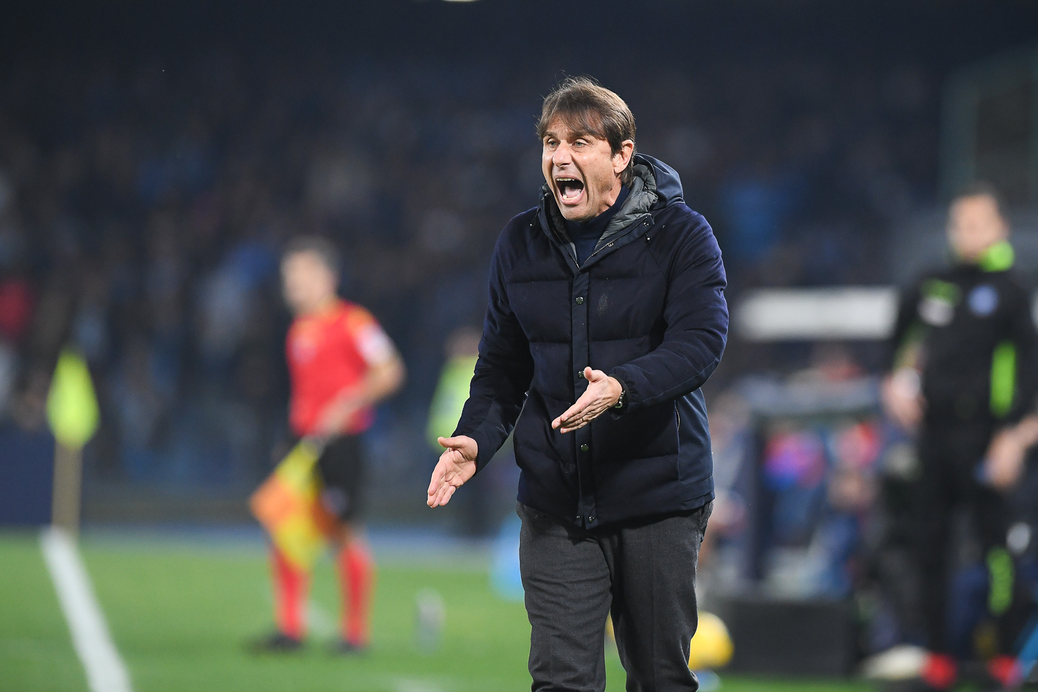 艾跃进为什么敢穿军装 艾跃进为什么敢穿军装