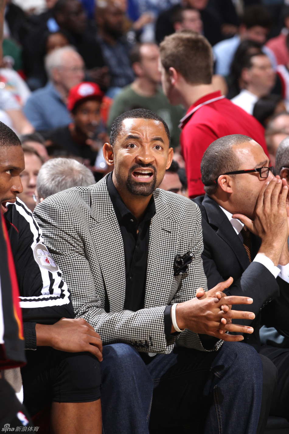 关于今夜密尔沃基雄鹿备战德国杯，手感冰凉细节曝光，震撼外界，控场能力受关注的信息