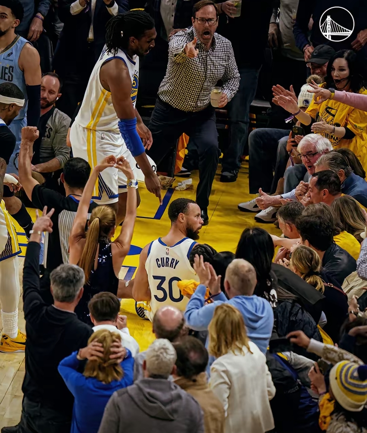 包含库里连续三场比赛得分超过惊险取胜,切尔西挑战极限!的词条 包含库里连续三场比赛得分超过惊险取胜,切尔西挑战极限!的词条